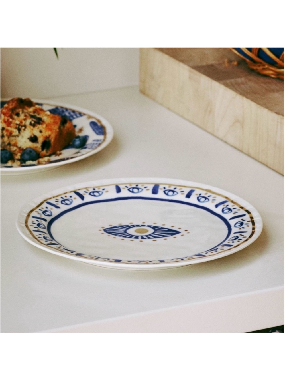 Anthropologie insight dessert plate
size 8” diameter